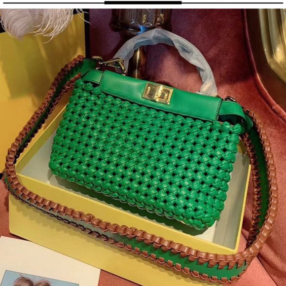 one-shoulder messenger bag